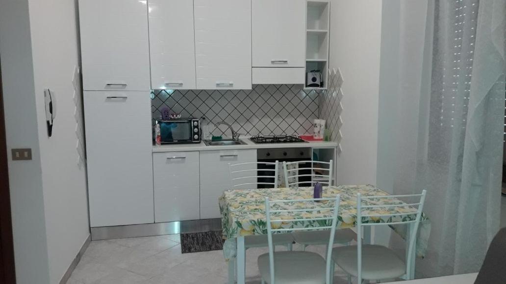 Marilyn House Apartment Desenzano del Garda Luaran gambar