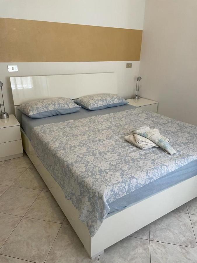 Marilyn House Apartment Desenzano del Garda Luaran gambar