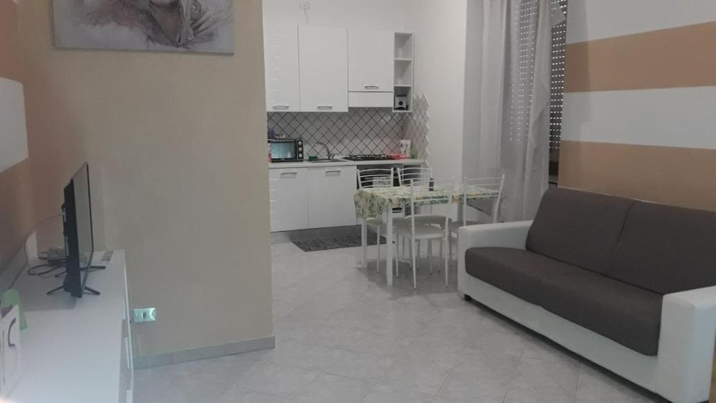 Marilyn House Apartment Desenzano del Garda Luaran gambar