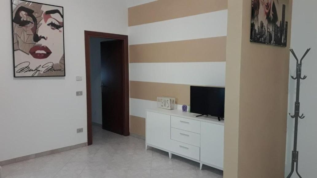Marilyn House Apartment Desenzano del Garda Luaran gambar